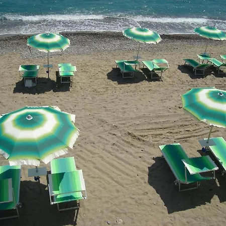 Casa Lora Con Spiaggia Rda Luxury Apartamento *